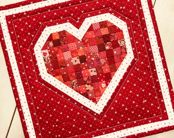 Mini colcha de patchwork con forma de corazón / Patrón en PDF