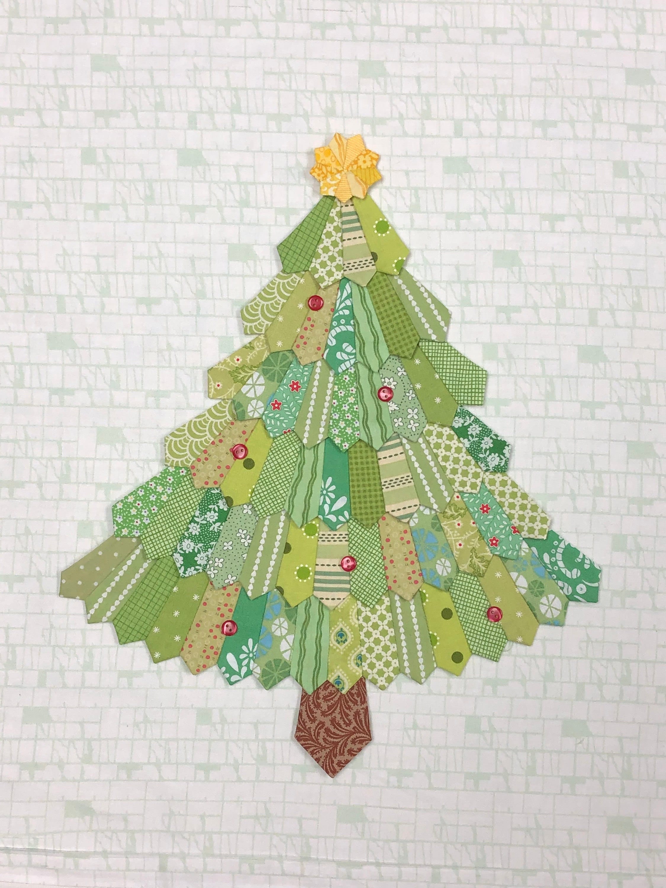 Holiday Tree Mini Dresden Wall Hanging | PDF Pattern