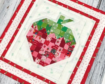 Strawberry Petite Patch Mini Quilt | PDF pattern