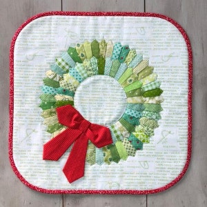 Wreath Mini Dresden Wall Hanging | PDF pattern