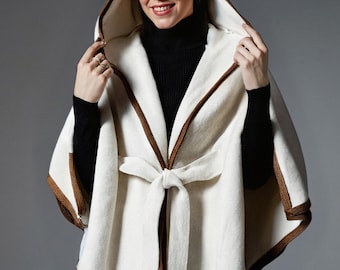 Cape d'hiver à capuche avec ceinture - Vêtements d'extérieur confortables et élégants