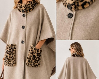 Cape boutonnée avec col en peluche léopard et poches - Vêtements d'extérieur chauds et confortables à imprimé animal pour femme, veste superposée d'automne, vêtements d'extérieur décontractés