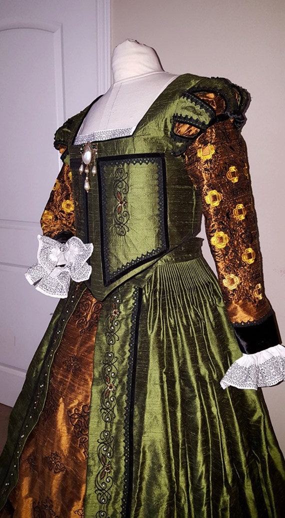 Women's PLUS SIZED Renaissance Dress, Elizabethan, Tudor, Costume, Bridal Gown (Custom Made To Order) - Labor Fees