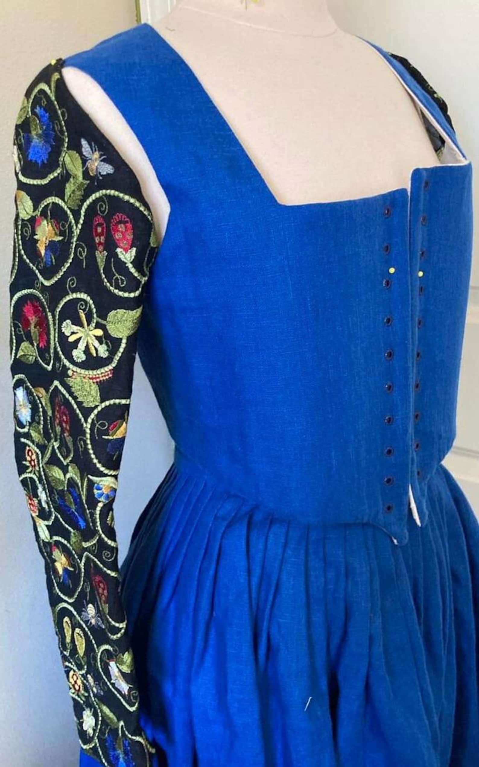 Womens 5 Piece Elizabethan Kirtle, Over-partlet and Embroidered Sleeves ...