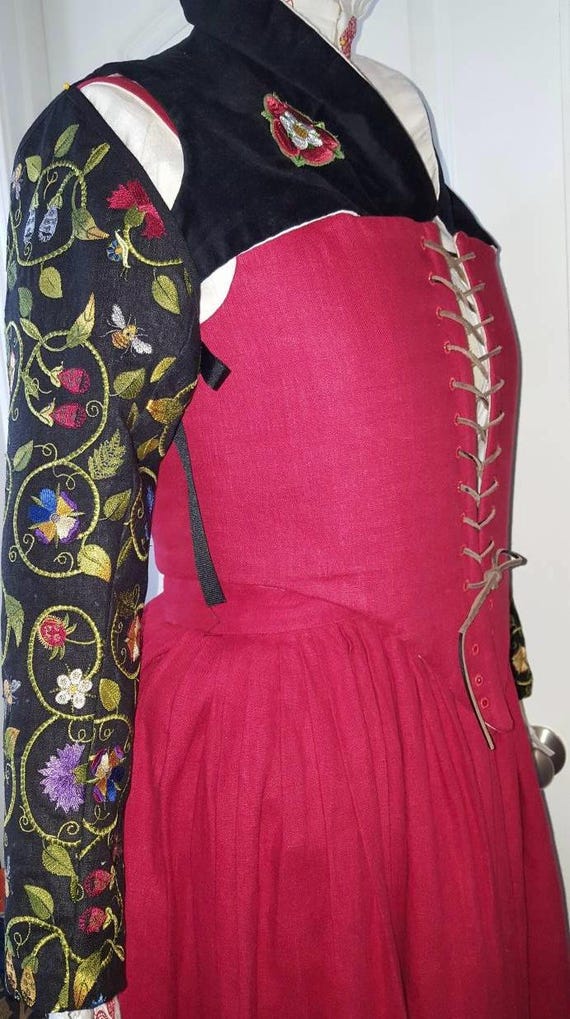 Womens 5 Piece Elizabethan Kirtle, Over-Partlet and Embroidered Sleeves: Renaissance, Tudor - MADE TO ORDER