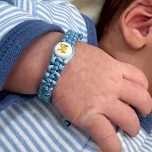 Infant ID bracelet, Twin baby initial bracelet, newborn ID bracelet to tell twins apart, gift for mom of twins