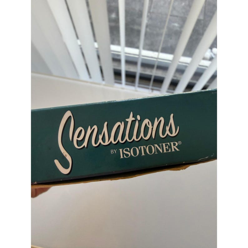 Guanti in pile Sensations by Isotoner da donna, taglia unica, rossi, ricamati, con tacco e borse immagine 3