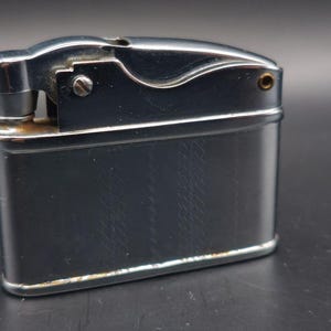 Vintage Style Sunflower Wick Lighter – Chrome Finish – Mid-Century Style – Fully Working