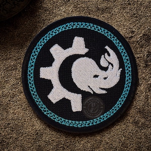 DnD Artificer Patch – Embroidered Monochrome Class Crest | 3&quot; Circle | Iron-On or Sew-On | Custom Colors | TTRPG Gift | Dungeon Master Gear