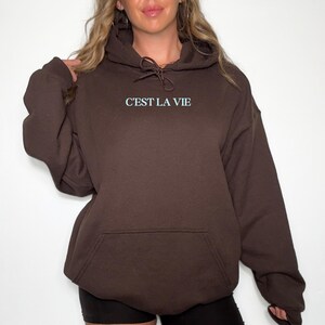 Oversized Hoodie for Women C&#39;est La Vie, Trendy Sweatshirt, Stylish Hooded Jumper, Casual Pullover, Comfy Winter Outerwear, Minimalist