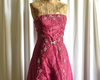 Abito lungo maxi da sera/ballo in organza stile vintage Y2K con vita impero, stile gotico/fiabesco, decorato con perline - taglia M