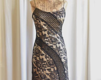 Vestido de fiesta gótico vintage Y2K con encaje y abalorios, ideal para graduaciones y eventos especiales - talla M