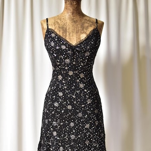Vestido midi vintage Y2K con estampado floral asimétrico, estilo gótico, caprichoso, estilo princesa, para ocasiones especiales, talla S