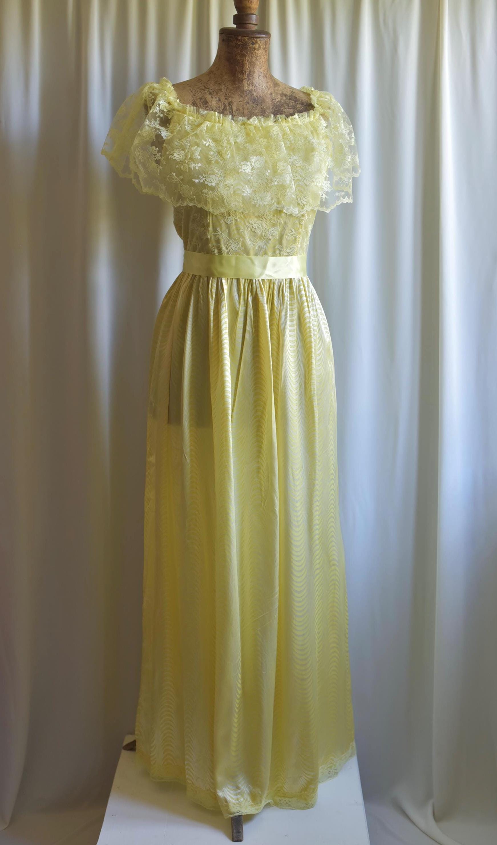 Wedding Dresses 70s Bridesmaid Dress 70s ROMANTIC WEDDING GOWN BRIDESMAID  DRESS PATTERN SIMPLICITY 5569 Vintage Sewing