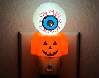 Halloween Eyeball & Pumpkin Night Light - Hand Crafted Plug In Nite Lite