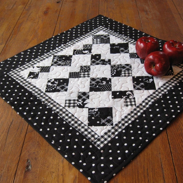 Black and White Table Topper