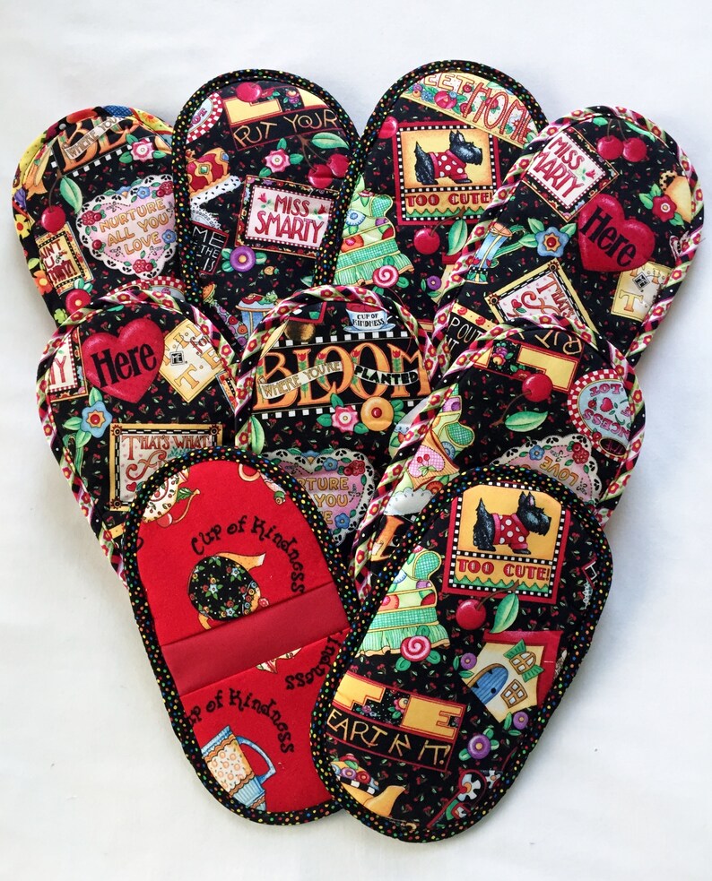Pot Grabbers Pot Holders Pair Apples and Pears Red Pink Green Black