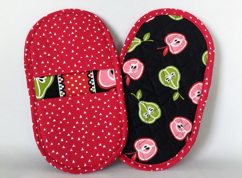 Pot Grabbers Pot Holders Pair Apples and Pears Red Pink Green Black