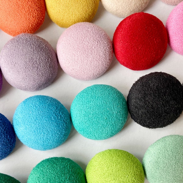 Macaron Colors Nähknöpfe - 10 Große Stoffknöpfe Set - Wildlederimitat Überzogene Knöpfe zum Häkeln und Stricken