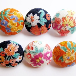 Fabric Covered Buttons - Floral in Blue White Orange - 6 Medium Buttons  for Crochet and Knitting