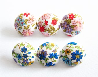 Fabric Covered Buttons - 6 Small Fabric Buttons Set - Wildflowers in Red and Blue  for Crochet and Knitting