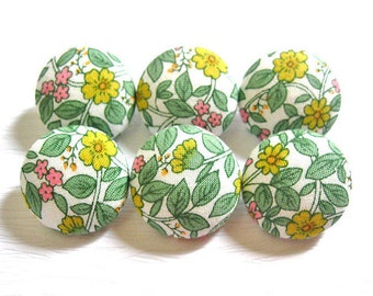 Sewing Buttons / Fabric Buttons - Fabric Covered Buttons - Wildflowers - 6 Medium Buttons for Crochet and Knitting