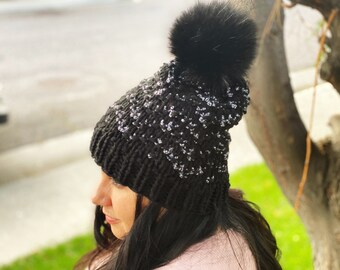 Knitted Hat with Faux Fur Pom Pom. Black and Marble Knit Hat. Black Hat. Black and White Hat. Fur Pom Hat. Knitted Hat with Faux Fur Pom Pom