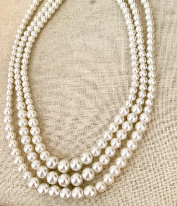 Queen Elizabeth Graduated White Cream Pearl Three Triple