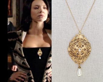 Anne Boleyn Gold Diamond Oval Filigree Crystal White Pearl Tudors Necklace