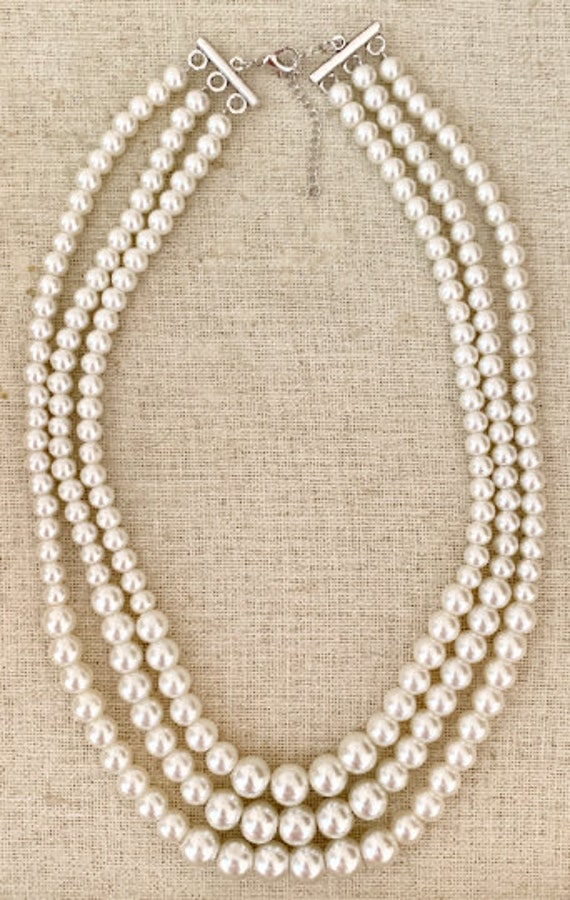Queen Elizabeth Graduated White Cream Pearl Three Triple