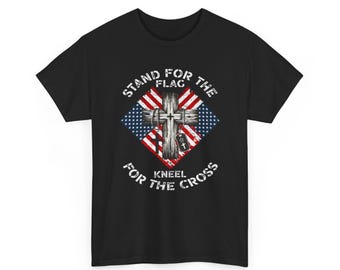Camiseta "Defiende la bandera, arrodíllate ante la cruz" / Camiseta cristiana del 4 de julio