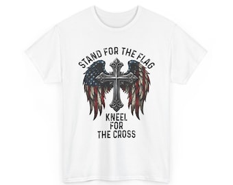 Camiseta cristiana patriótica, De pie por la bandera, arrodíllate ante la cruz, Bandera estadounidense, Cruz, alas, Camiseta de EE. UU. Fe, libertad
