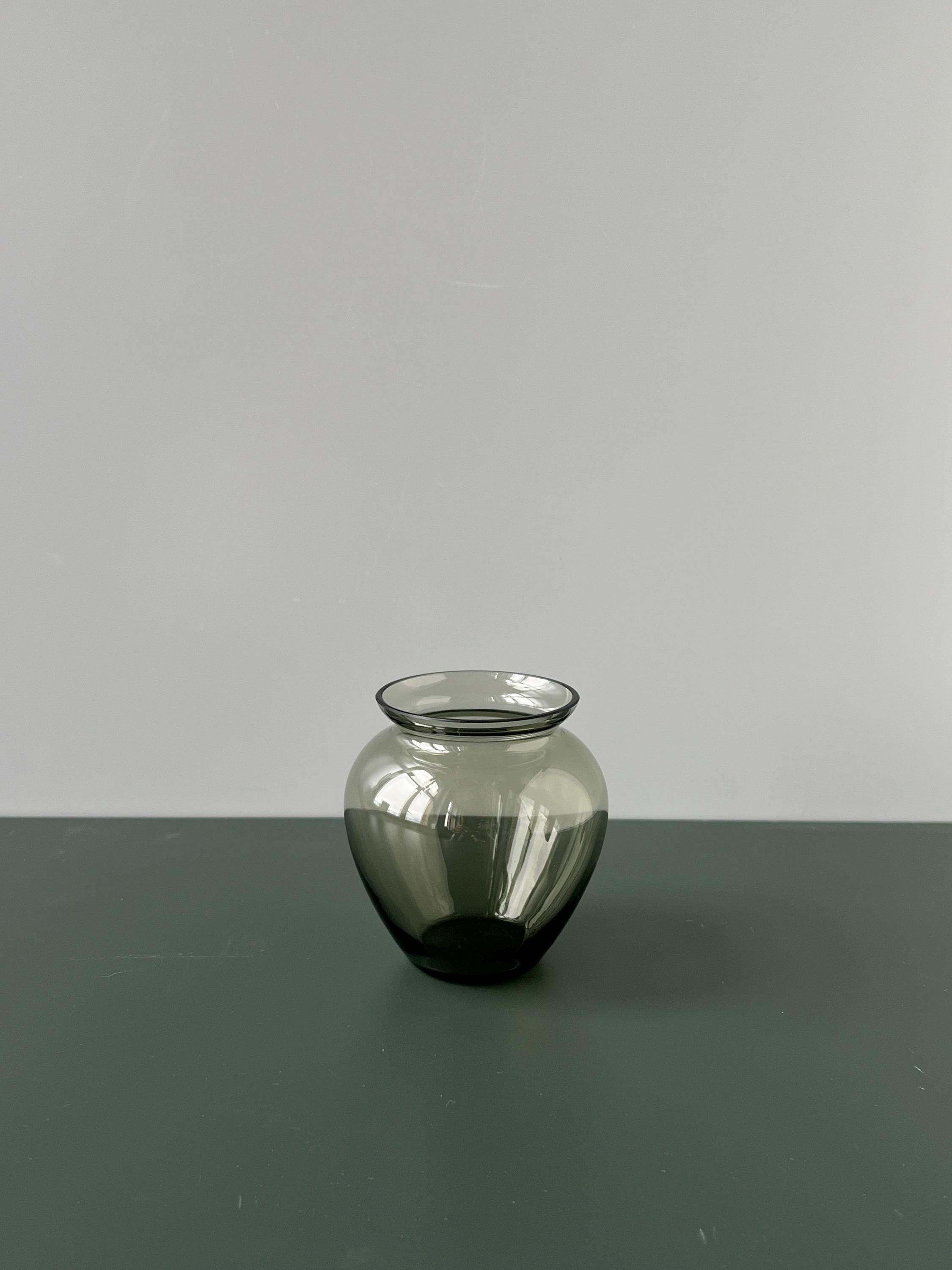 バウハウス　ヴィルヘルム・ヴァーゲンフェルト　花瓶 バウハウス ヴィルヘルム・ヴァーゲンフェルト 花瓶