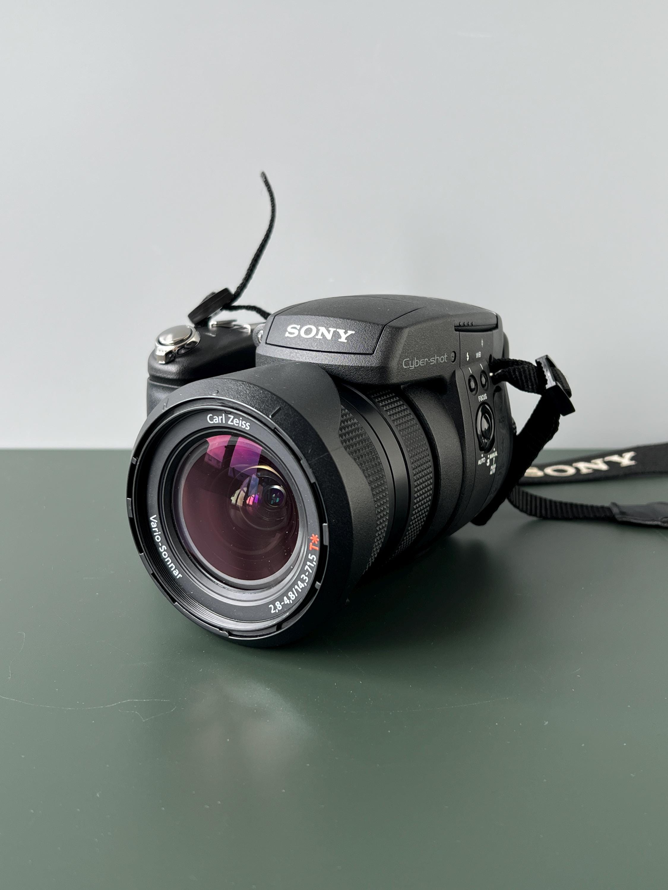 DSC-R1 Zeiss Sony SONY Cyber-shot Carl Vario-Sonnar Digital Camera