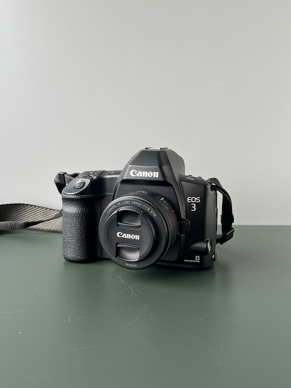 CANON EOS 3 I Analog SLR Camera From 1998 Professional Camera I