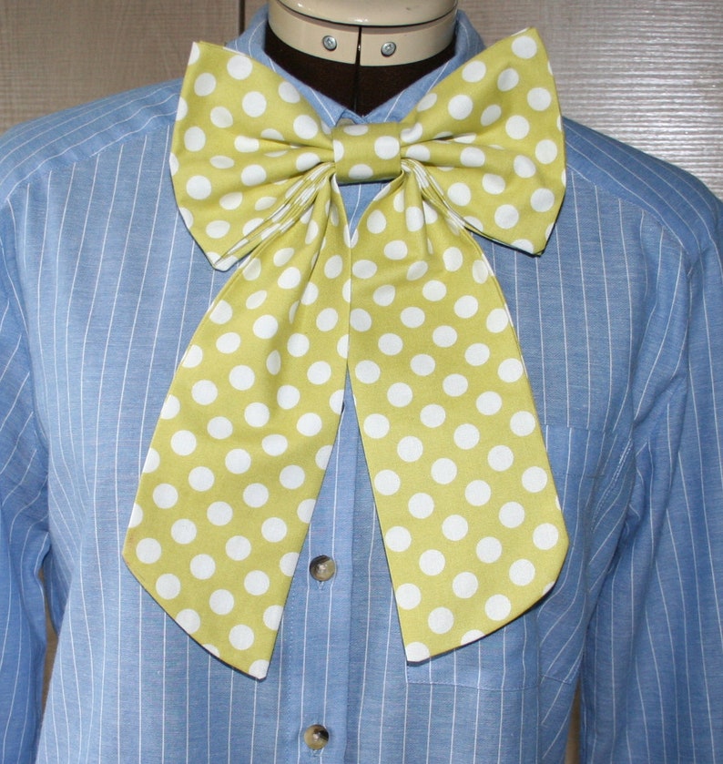 Ladies Bow-tie Spotted Neck accessory,