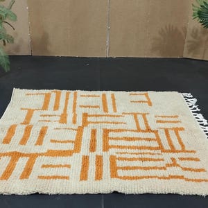 Colorful Azilal Berber Rug – Vintage Moroccan Carpet with Bright Tones, Unique Motifs, and Artisan Tribal Style for Modern Interiors