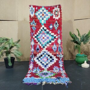 Alfombra bereber marroquí de color rojo brillante con estampado de rombos, acogedora y suave alfombra de lana roja, alfombra bereber marroquí, alfombra vintage hecha a mano.