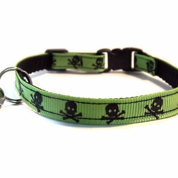 Pirate Kitty Green Breakaway Cat Collar