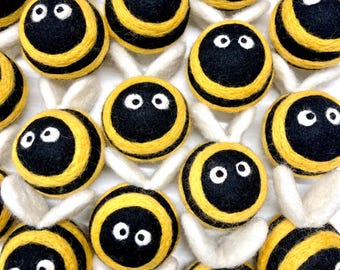 Wool Bee Ball Cat Toy