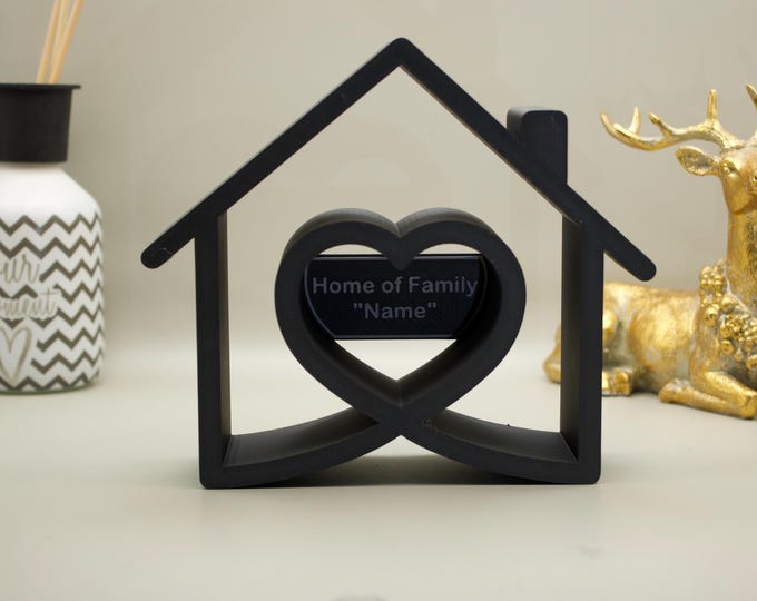 Personalized House Decoration with your Family Name - Line Art House - Gift for Housewarming