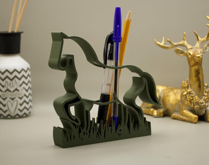 Pen holder for horse lovers - Perfect as a decoration on the desk or as a gift