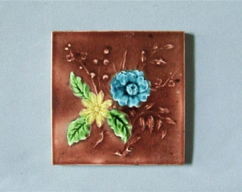 Original English Victorian Tile with Flowers