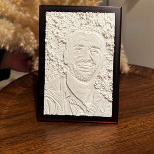 Personalized 3D images with integrated light