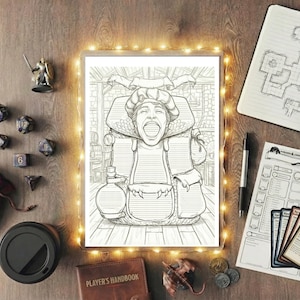 Può includere: Un'illustrazione incorniciata e illuminata di un personaggio con la bocca aperta, circondata da dadi, una miniatura, un taccuino con una mappa, un foglio del personaggio, carte, una tazza di caffè e un manuale del giocatore.