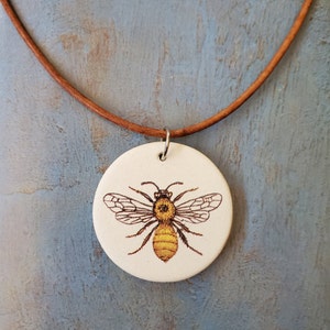 Bee Essential Oil Diffuser Necklace - Handmade Ceramic Pendant Necklace - Aroma Therapy Necklaces - Circle - EO Diffuser Necklace