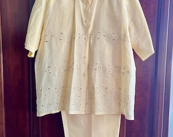 Conjunto de pantalón y blusa de lino de dos piezas, color amarillo claro, bordado, de Ann Gerlin, estilo vintage de los años 90. Talla grande 20W.
