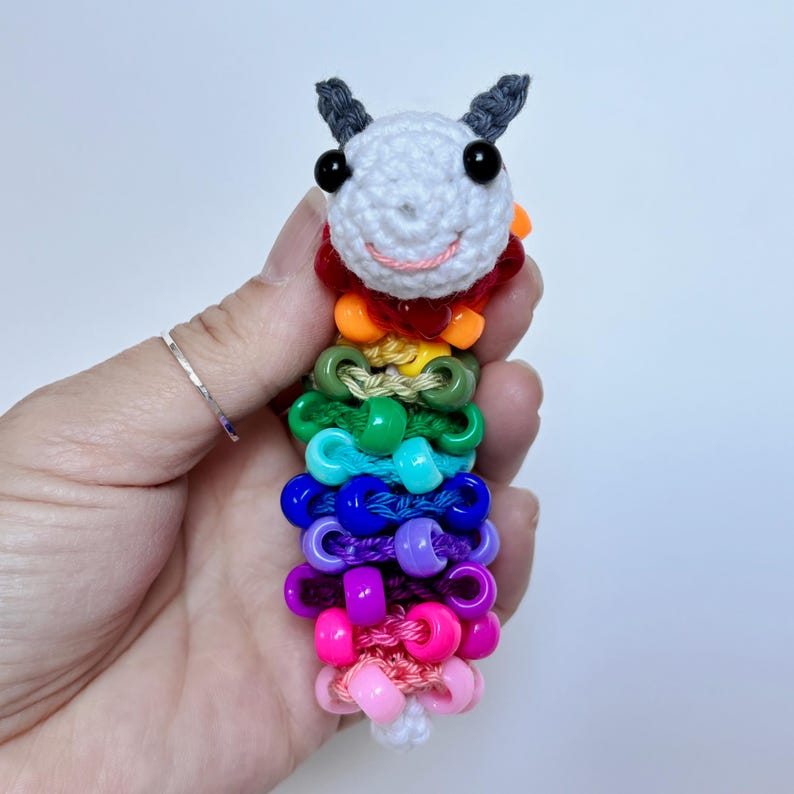 PDF Häkelanleitung Fidget Wurm, Sorgenwürmchen häkeln, Fidget Spielzeug, Häkelanleitung Anfänger, Raupe häkeln, Fidgetspielzeug, Fidgettoy, Beaded Fidget Caterpillar Crochet Pattern, Nosew Fidgets Toy Crochet, Amigurumi Worry Worms Crochet Pattern, Beaded Crochet Fidgettoy