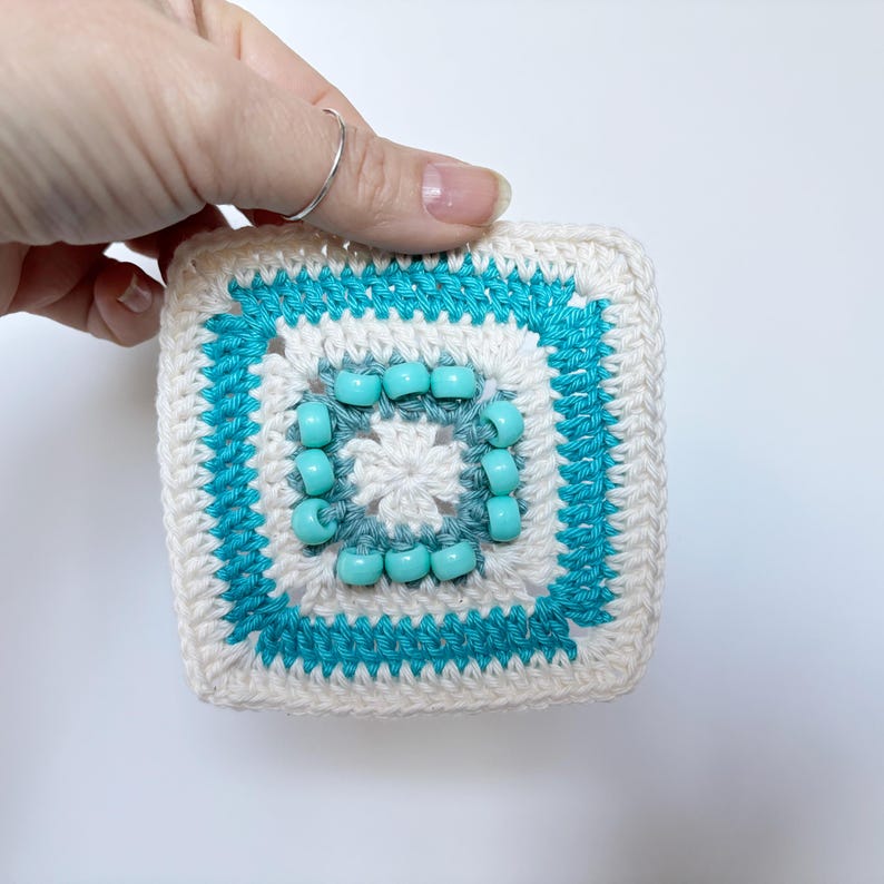 Solid Granny Square Crochet Pattern With Beads | Beaded Crochet Fidget ...
