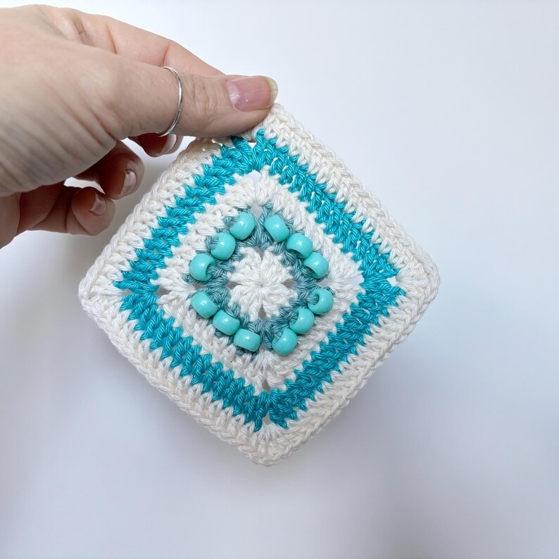 Solid Granny Square Crochet Pattern With Beads | Beaded Crochet Fidget ...
